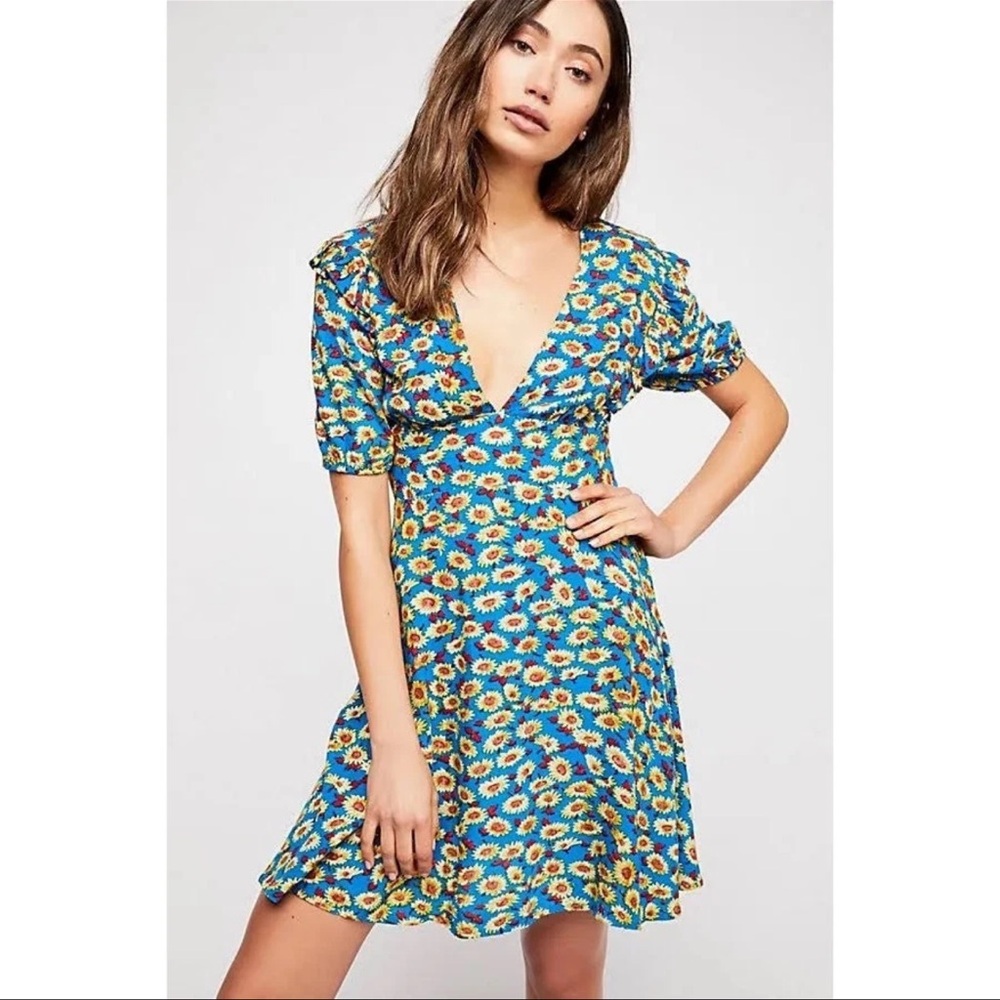 Free People Catchin Vibes Floral V Neck Dress Size 4 NWT
